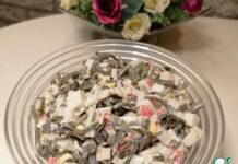 Салат из морской капусты и крабовых палочек